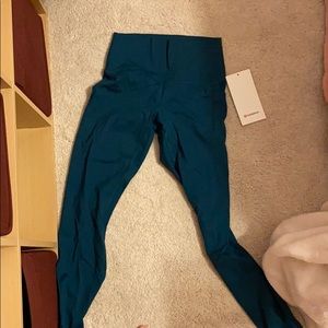 Lululemon leggings. Wunder Under HR Tight 25”
